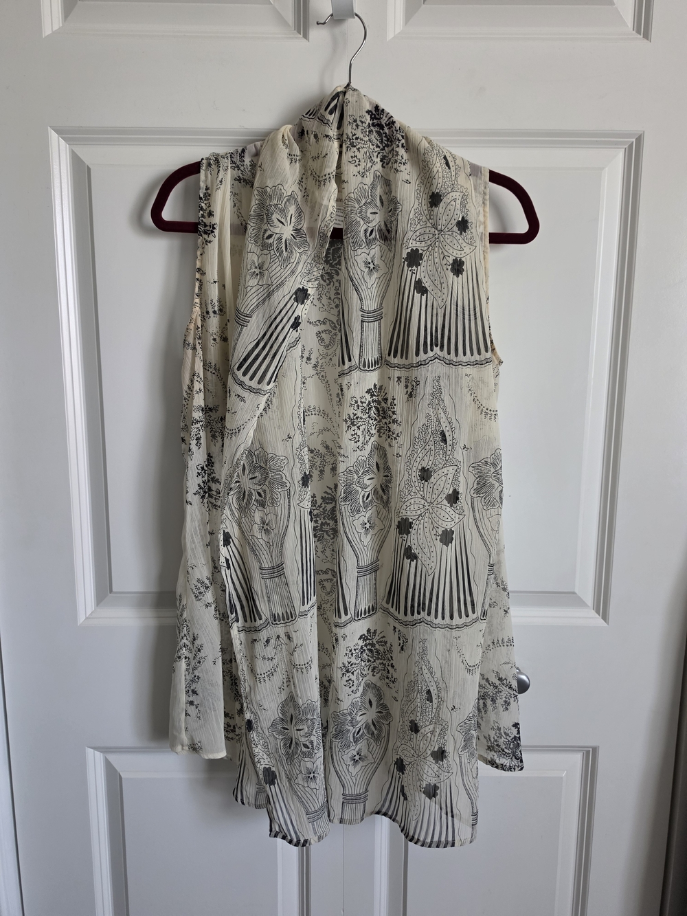 Coldwater Creek Cream and Black Floral Sleeveless sheer Vest open front drape